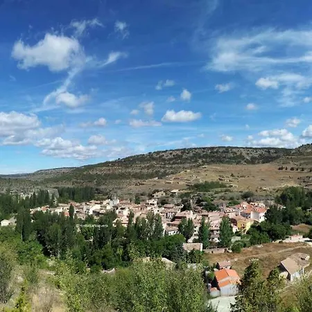 La Noguera Hotel *